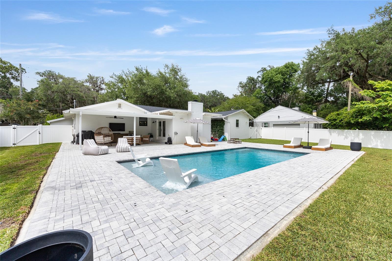 ALVAREZ GRANT - Residential
