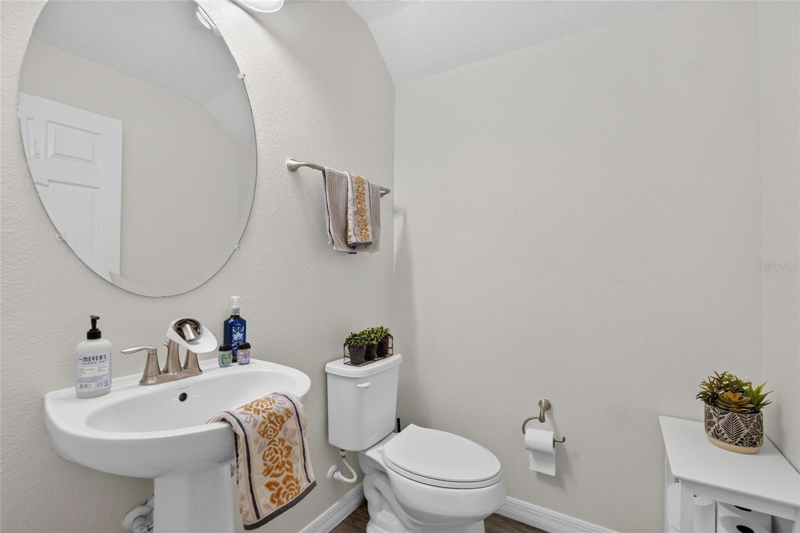 MAPLE GLEN/7 OAKS - Residential