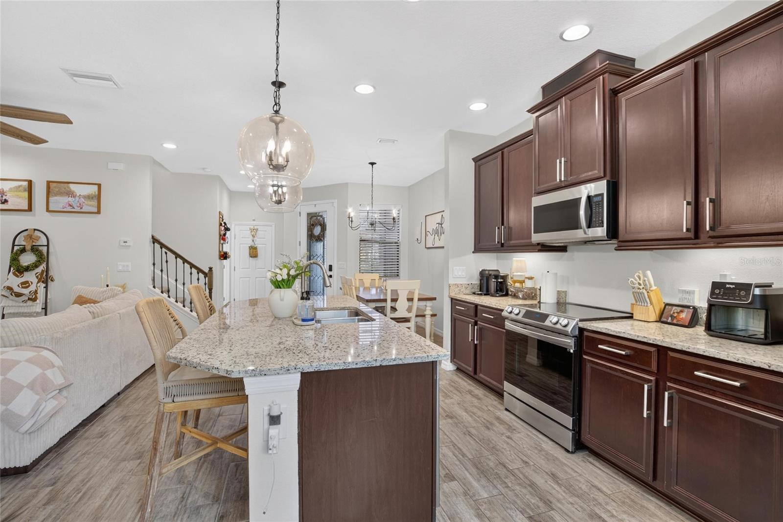 MAPLE GLEN/7 OAKS - Residential