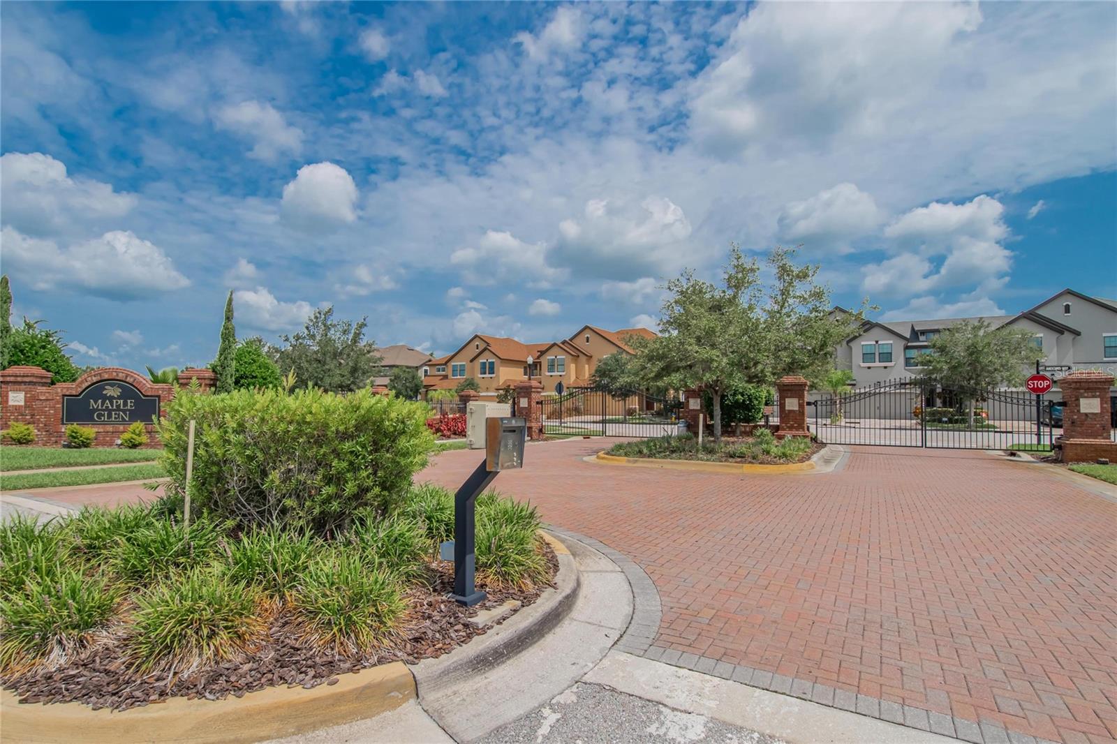 MAPLE GLEN/7 OAKS - Residential