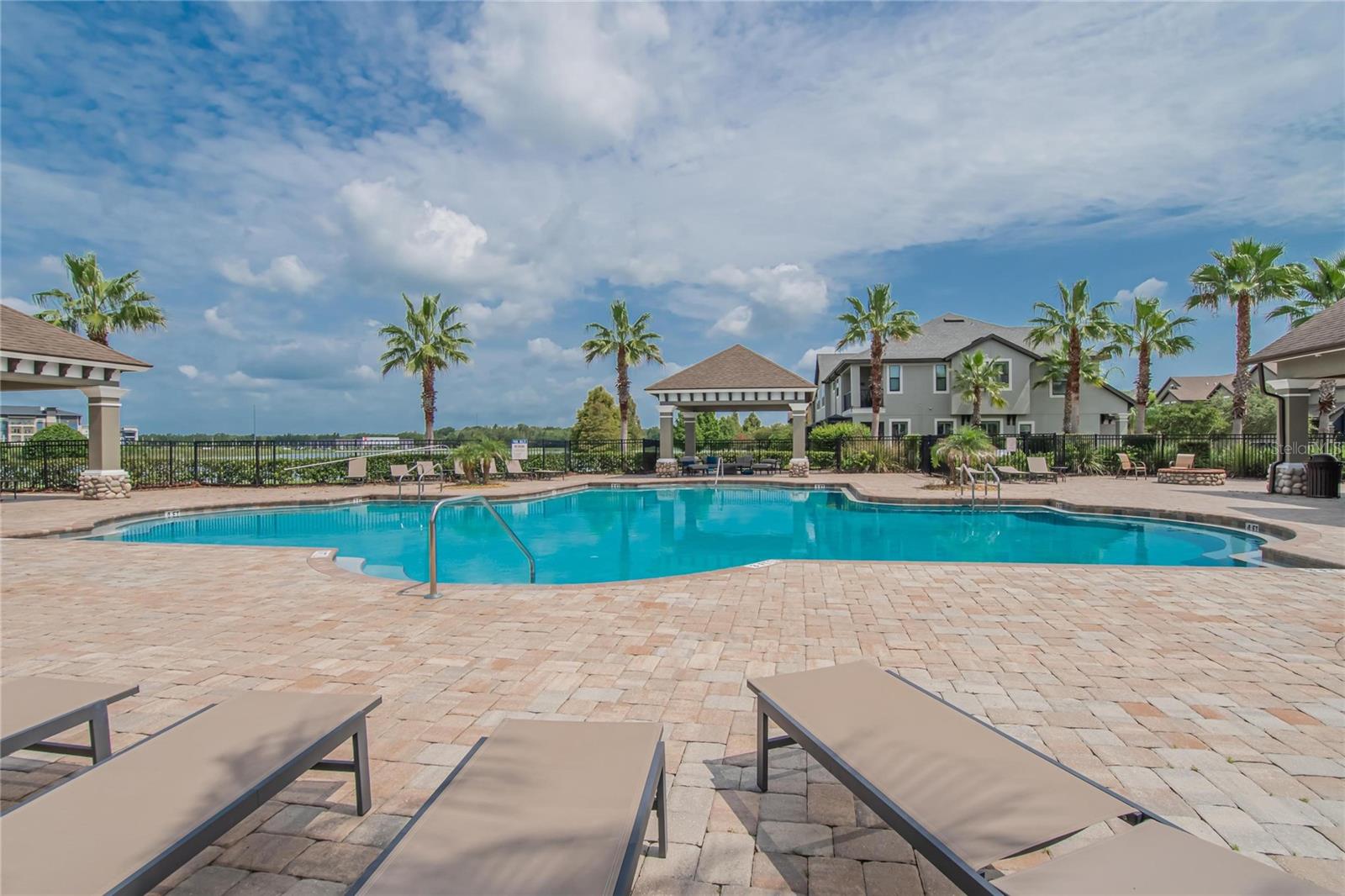 MAPLE GLEN/7 OAKS - Residential