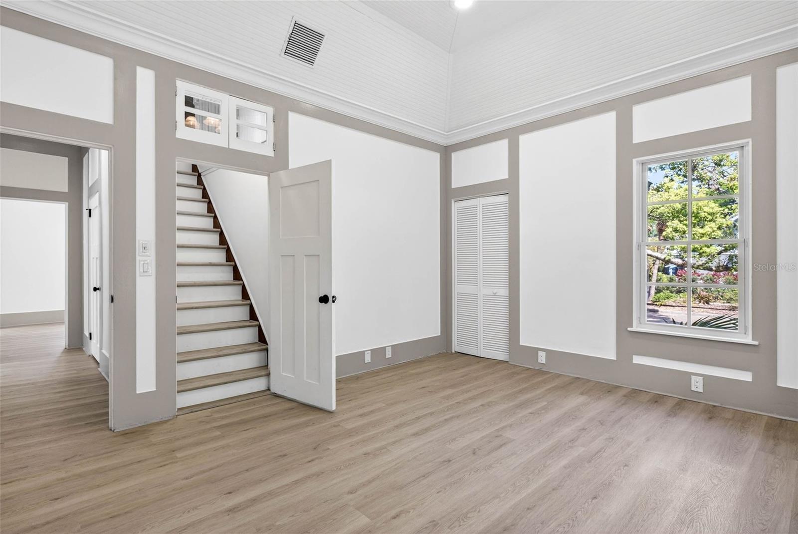 SNELL & HAMLETTS NORTH SHORE ADD - Residential Lease