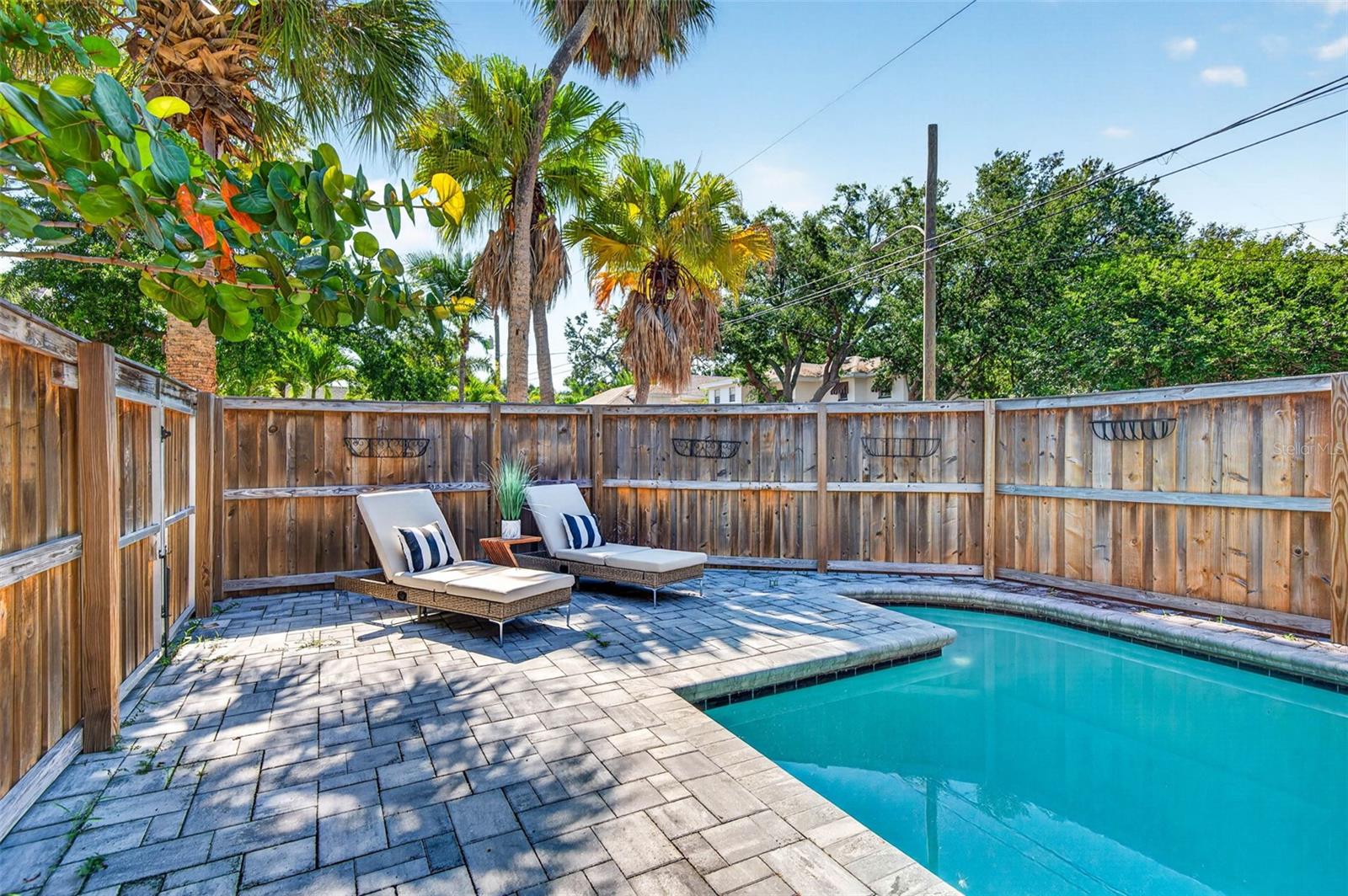 SNELL & HAMLETTS NORTH SHORE ADD - Residential Lease