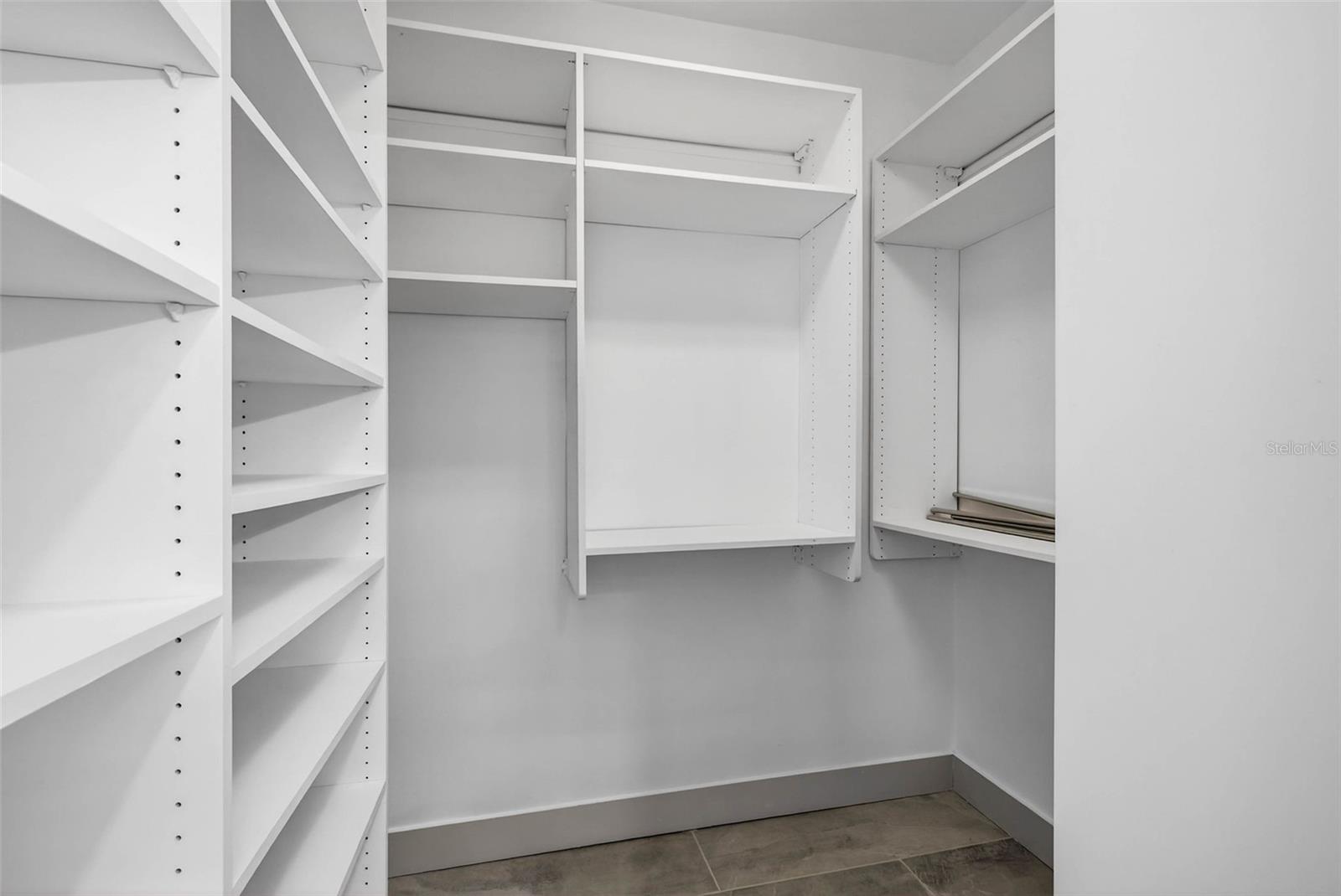 SNELL & HAMLETTS NORTH SHORE ADD - Residential Lease