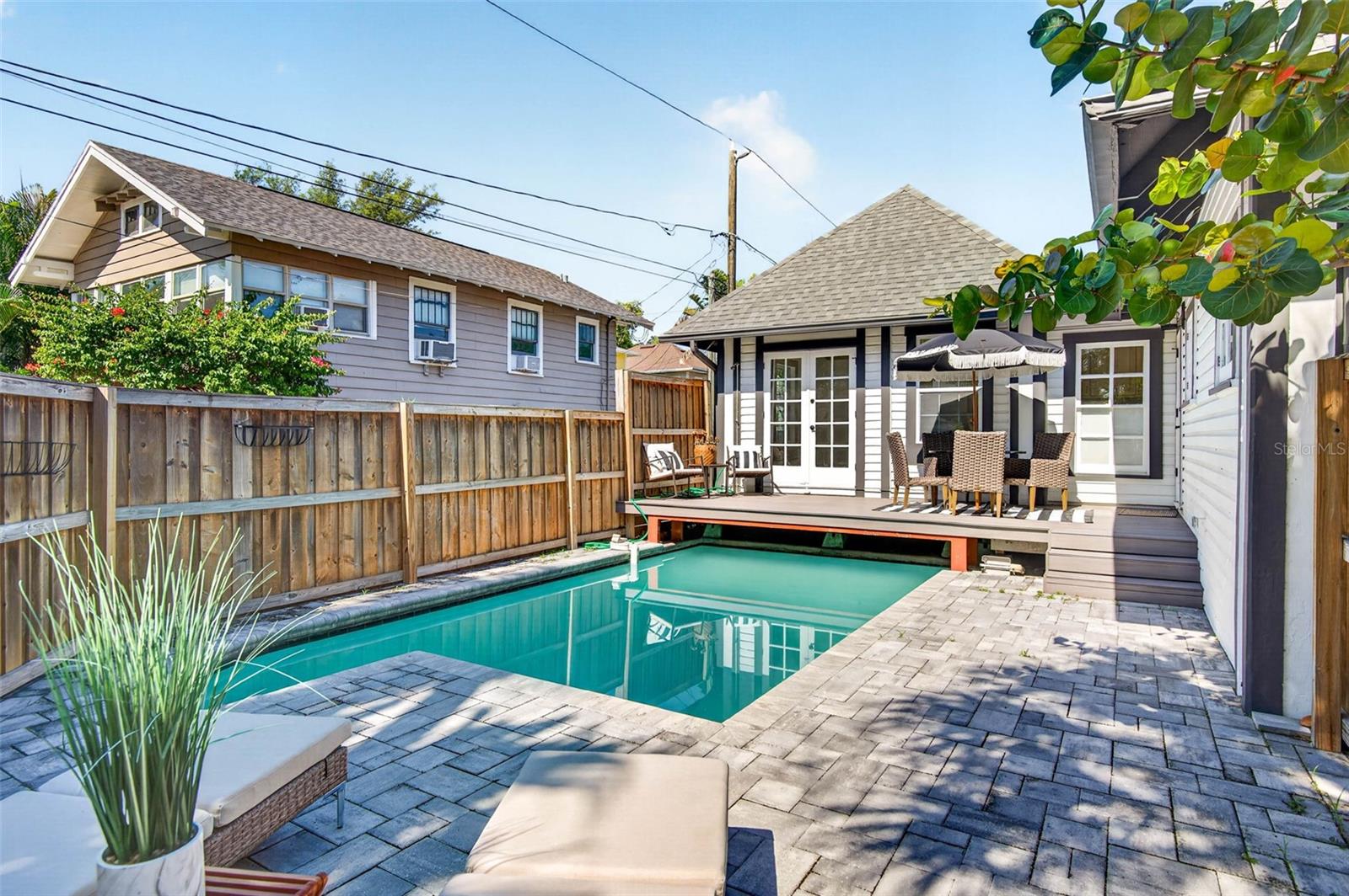 SNELL & HAMLETTS NORTH SHORE ADD - Residential Lease