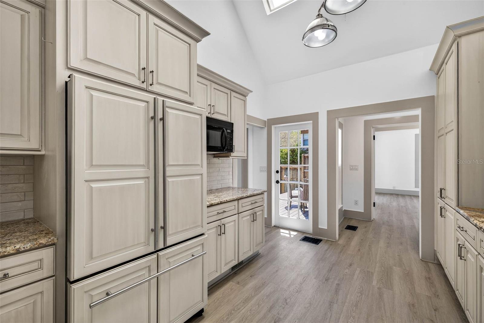 SNELL & HAMLETTS NORTH SHORE ADD - Residential Lease