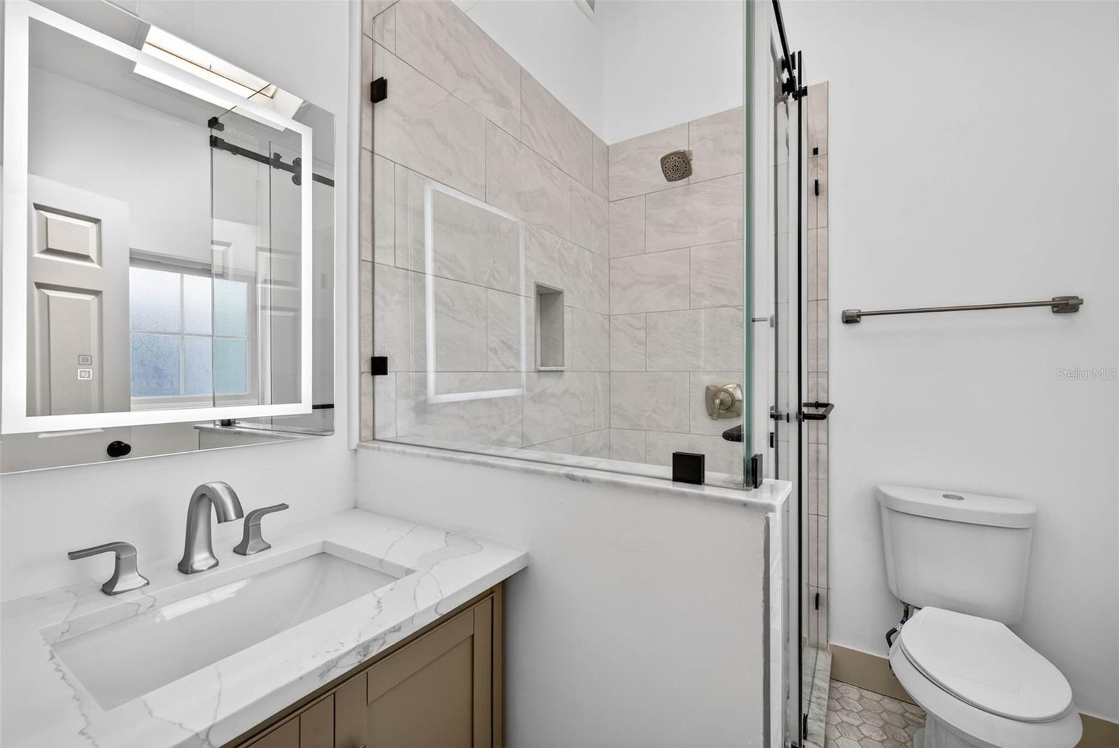 SNELL & HAMLETTS NORTH SHORE ADD - Residential Lease