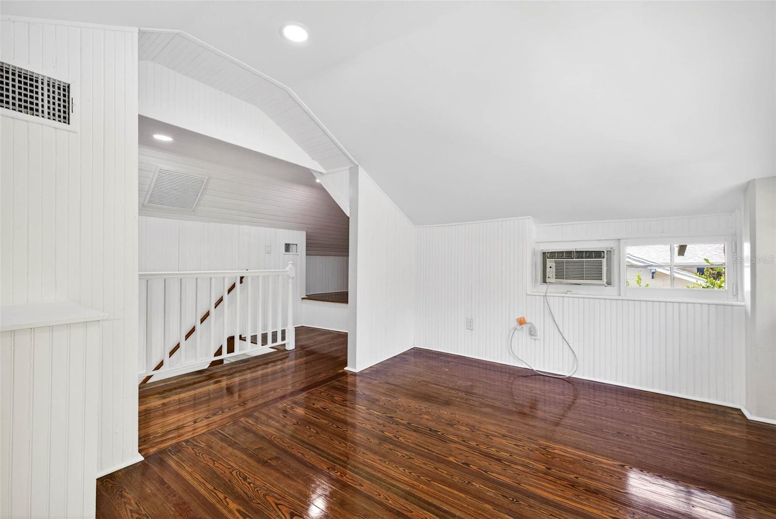 SNELL & HAMLETTS NORTH SHORE ADD - Residential Lease
