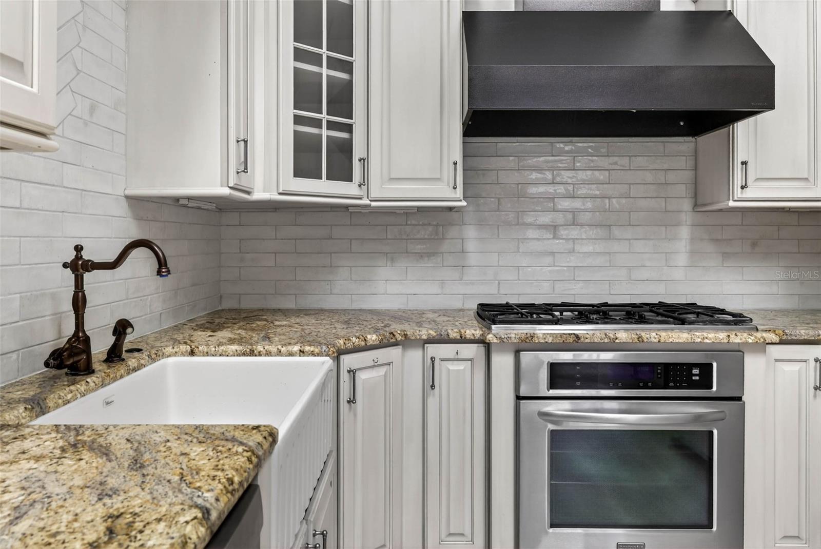 SNELL & HAMLETTS NORTH SHORE ADD - Residential Lease