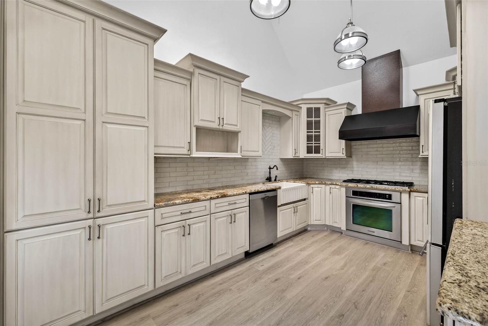 SNELL & HAMLETTS NORTH SHORE ADD - Residential Lease