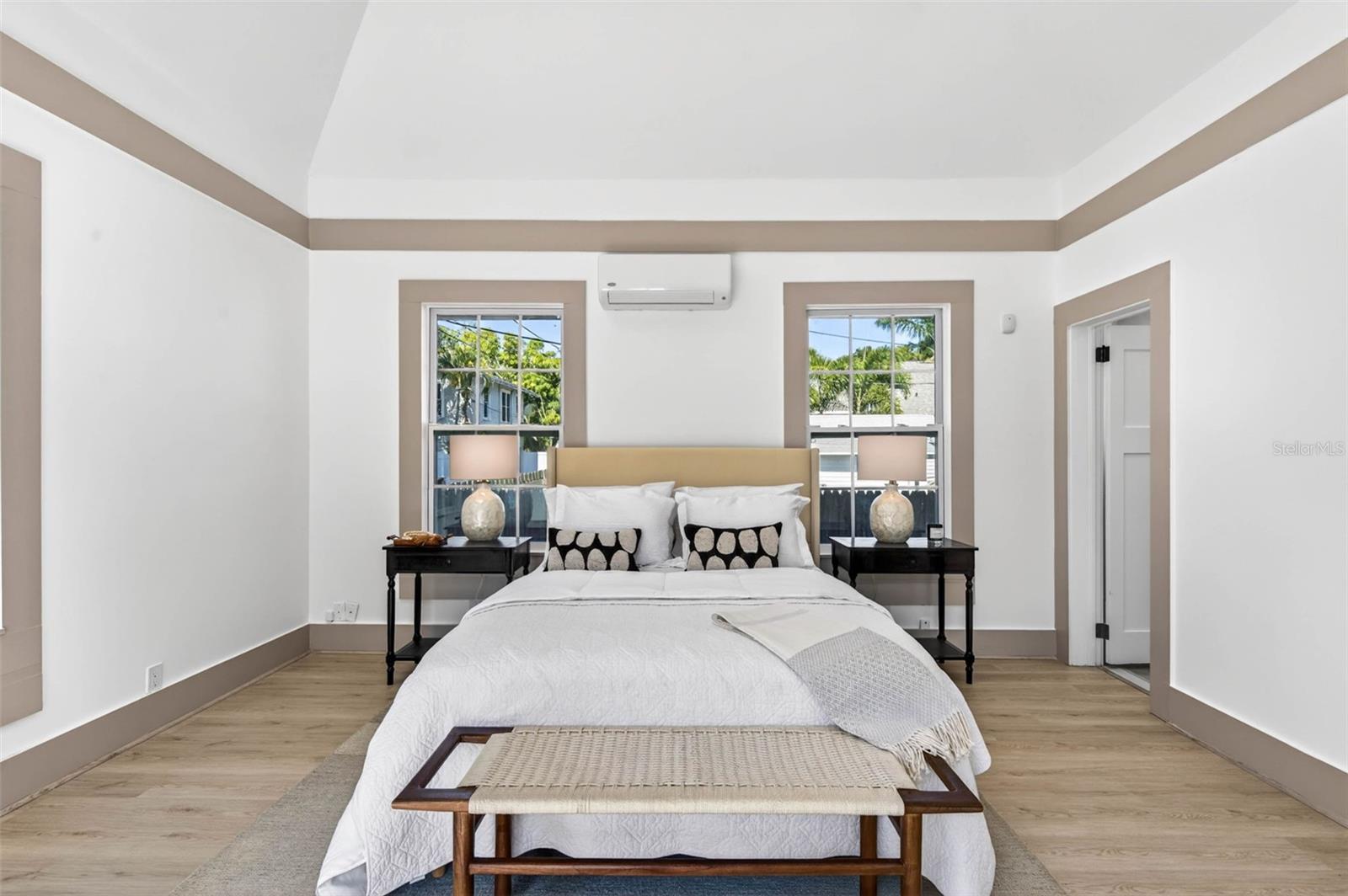SNELL & HAMLETTS NORTH SHORE ADD - Residential Lease