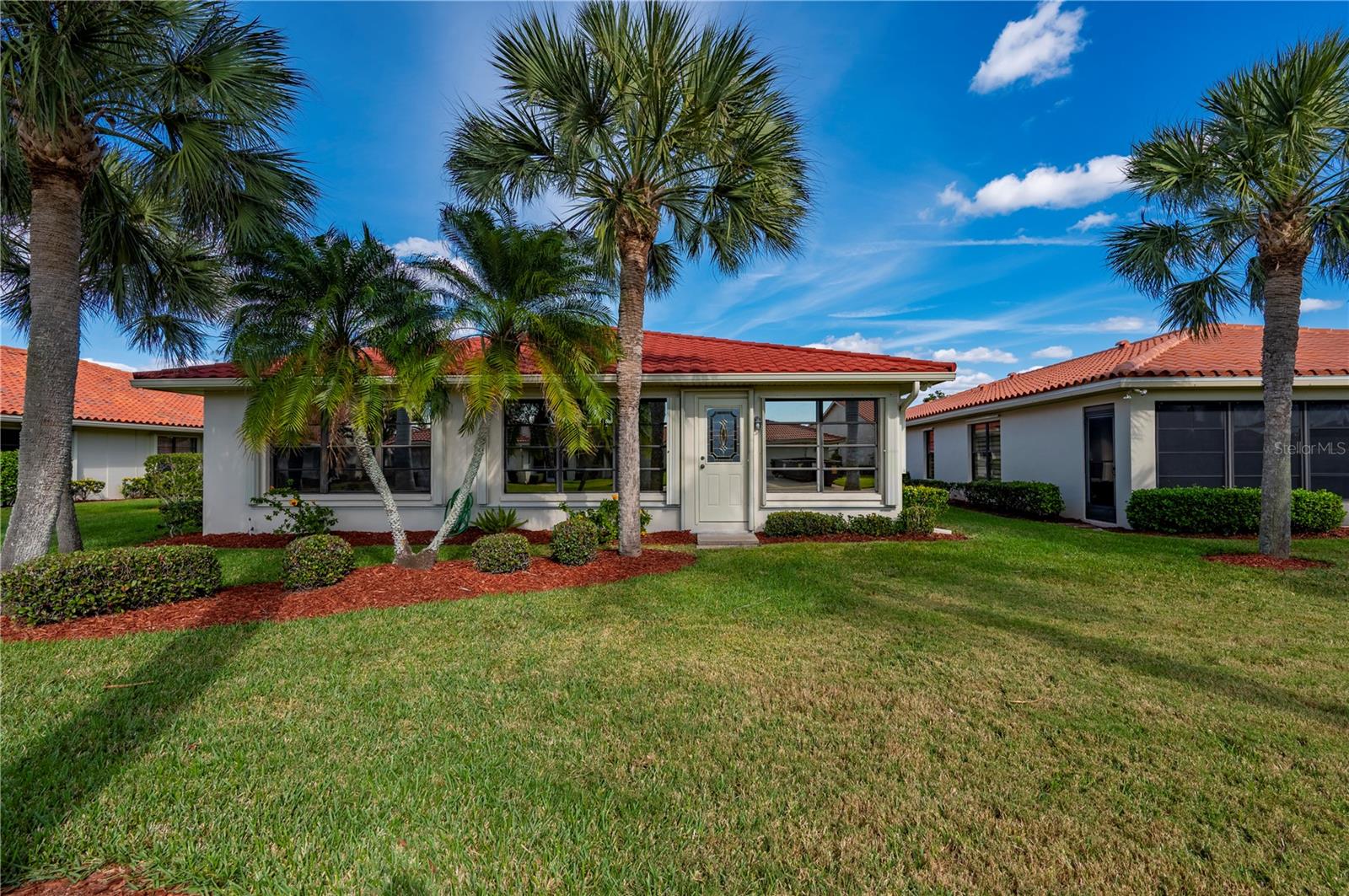 KINGSWAY GOLF VILLAS - Residential