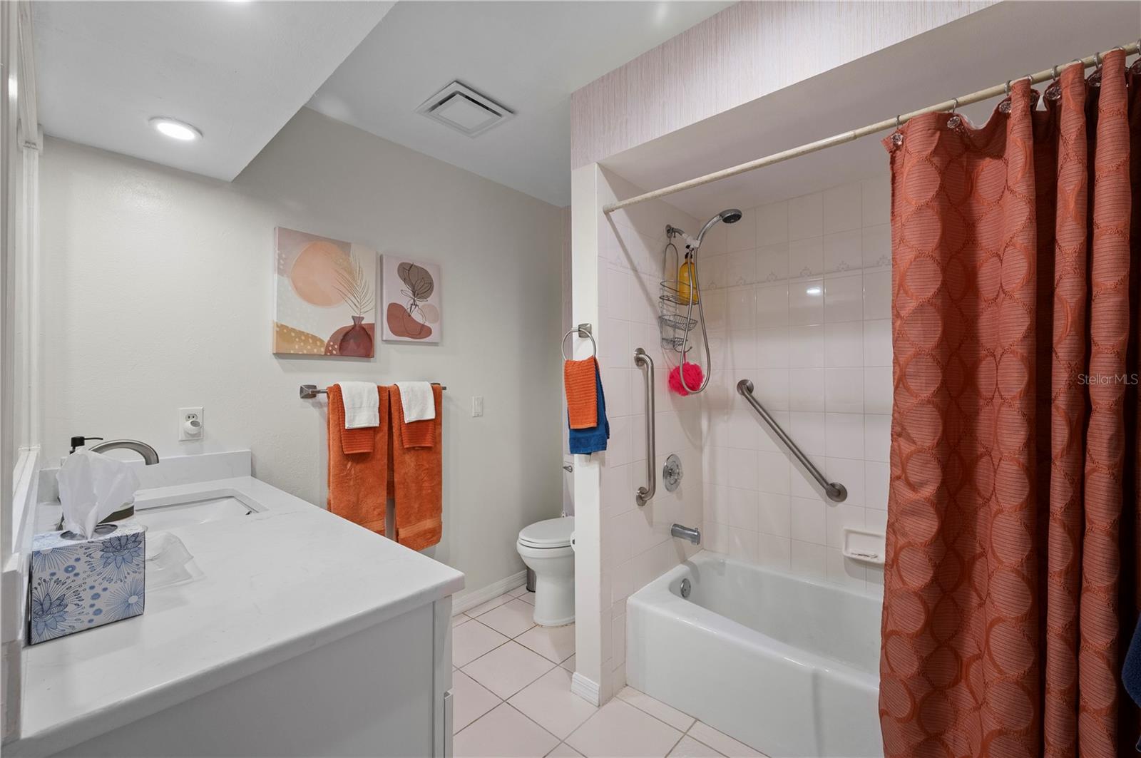 KINGSWAY GOLF VILLAS - Residential