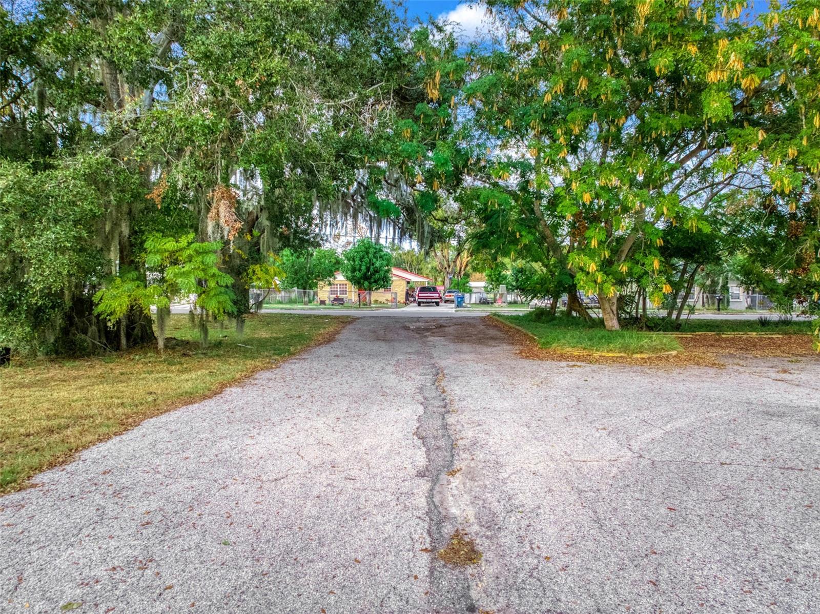 TWIN LAKE PARK - Land