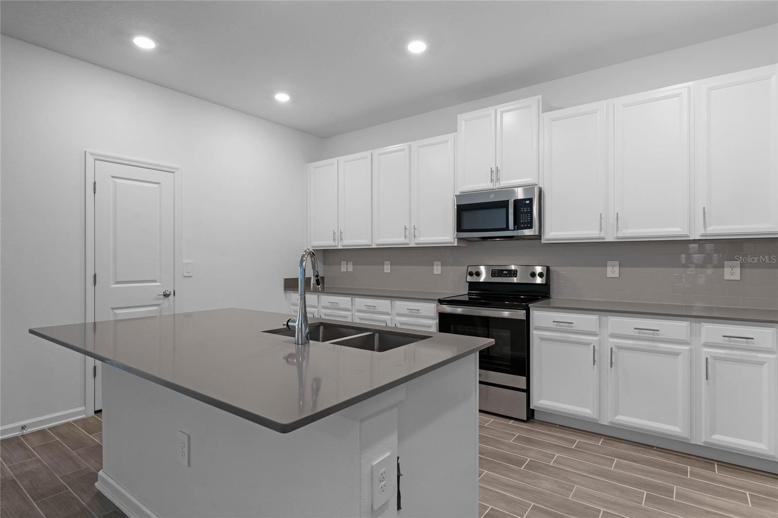 STOREY GROVE PH 4 - Residential