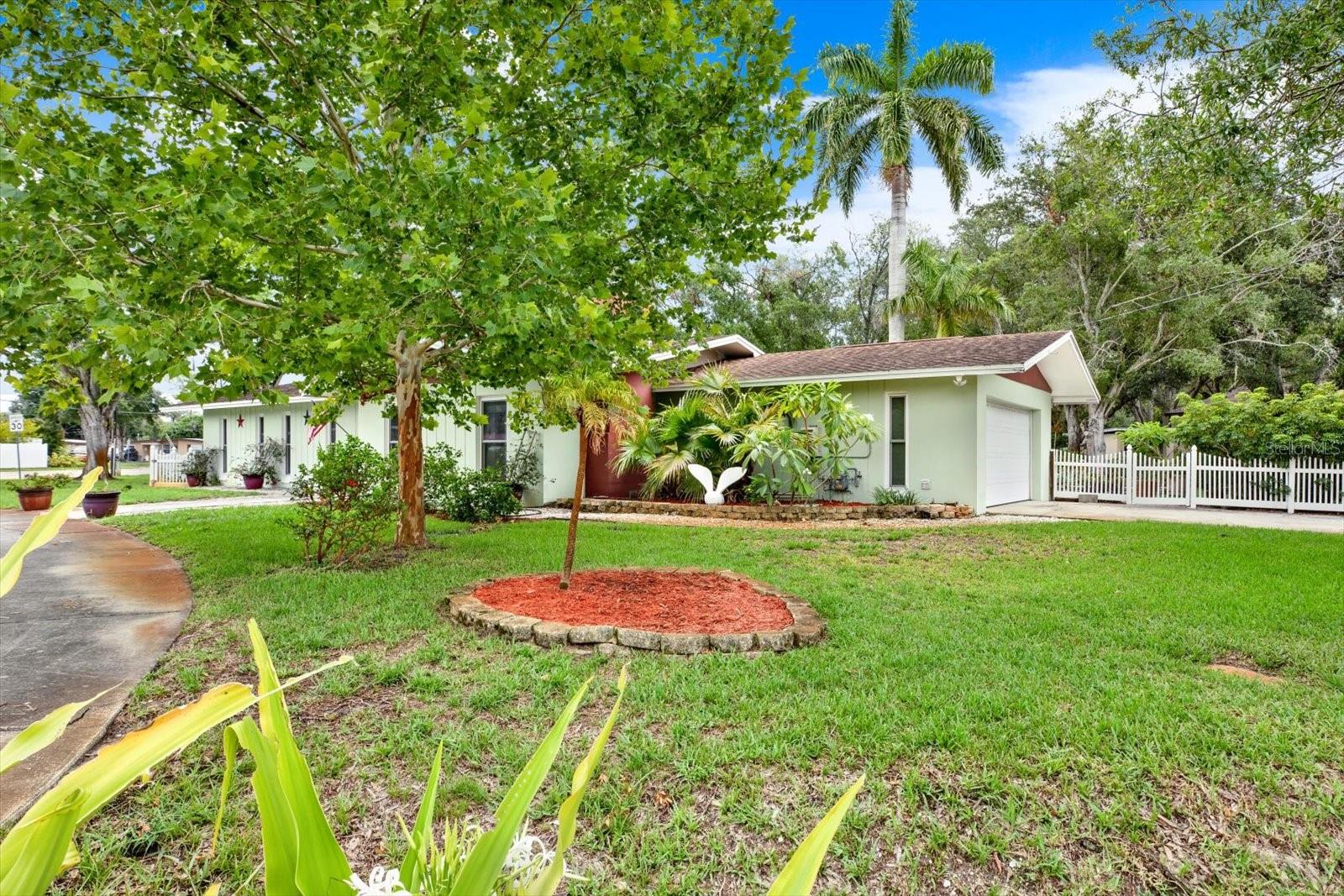 PINELLAS GROVES - Residential