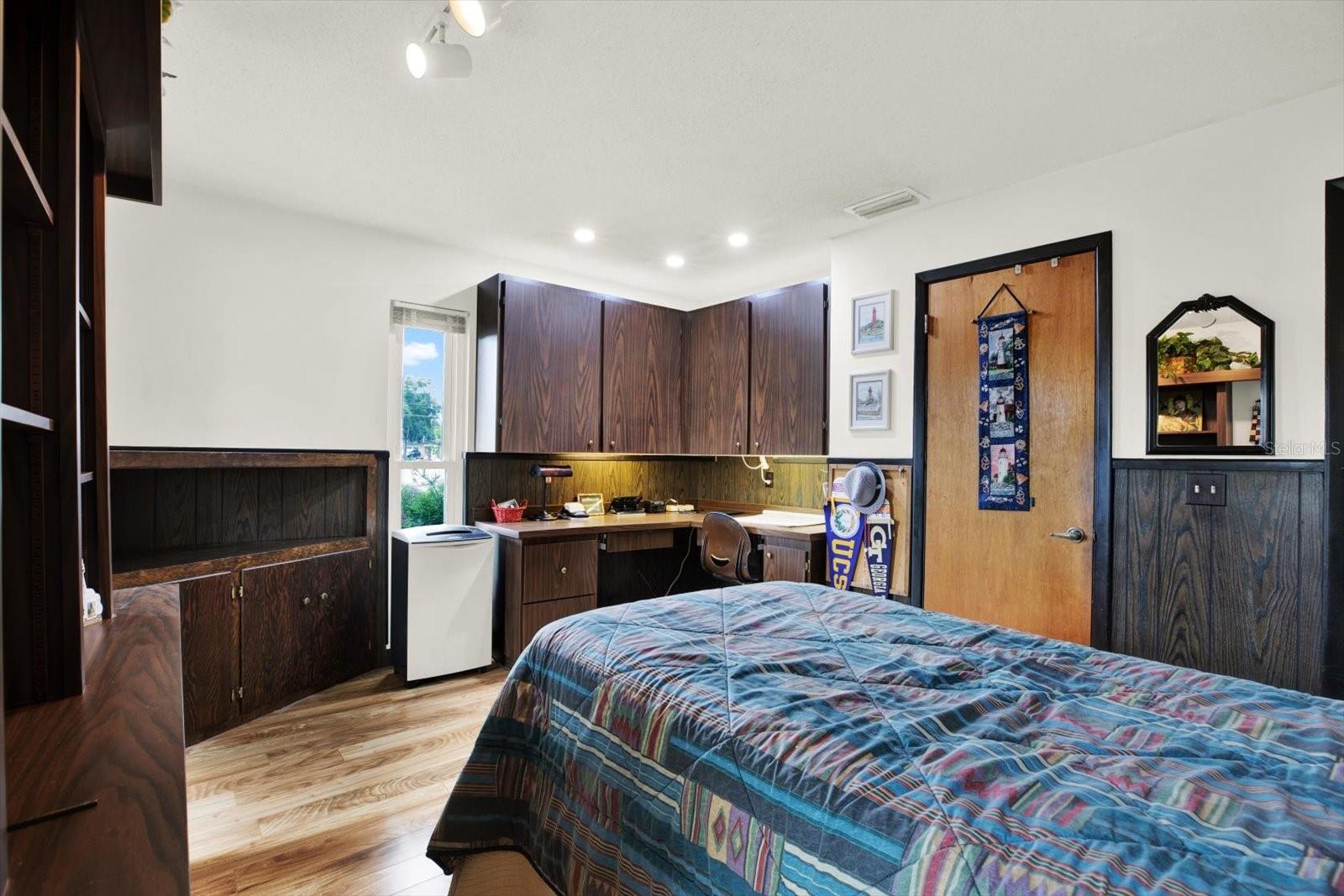 PINELLAS GROVES - Residential