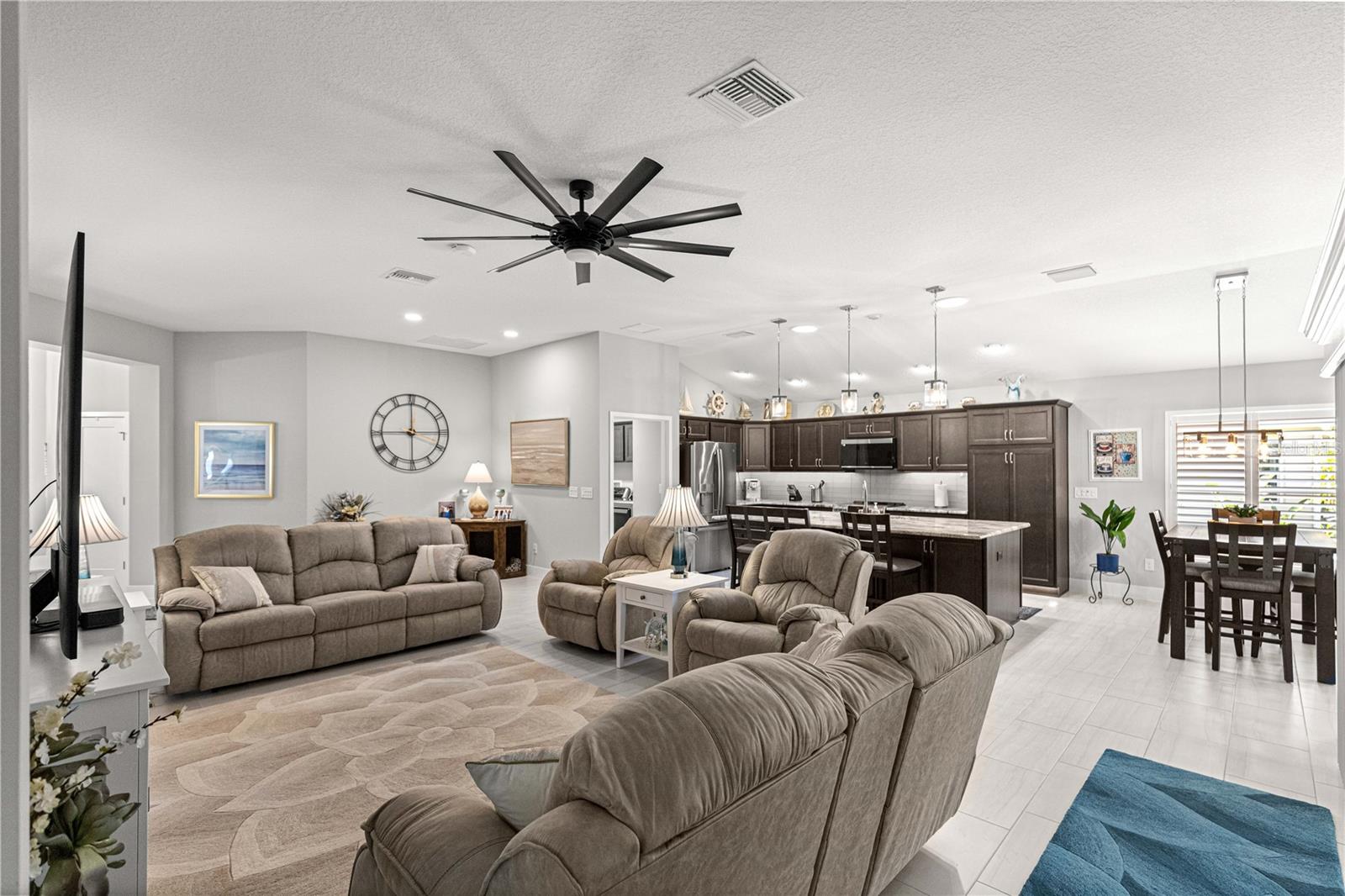 VILLAGES/SOUTHERN OAKS UN #47 - Residential