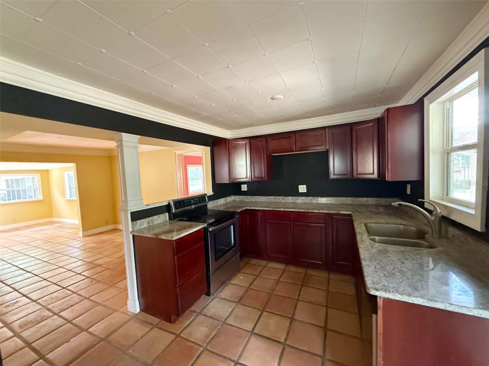 SUWANNEE RIVER SPGS 01/MANATEE - Residential