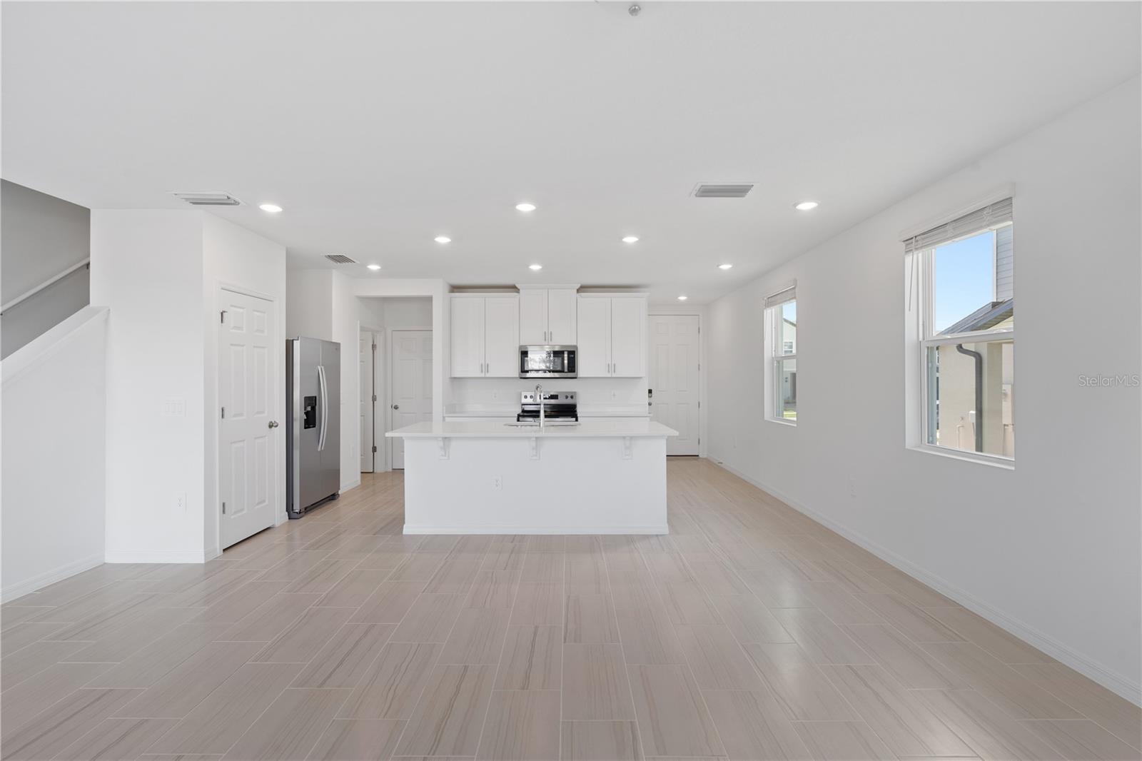 CAGAN CROSSING WEST PHASE 1 PB 82 PG 69- 79 LOT 28 - Residential Lease