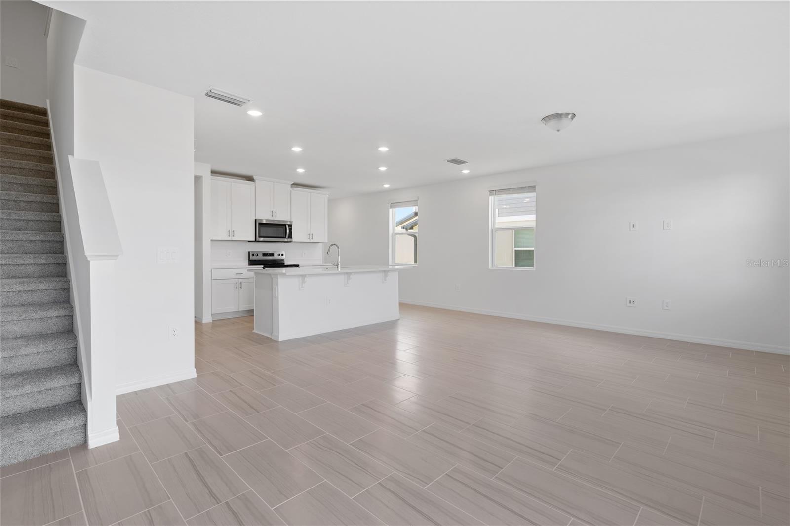 CAGAN CROSSING WEST PHASE 1 PB 82 PG 69- 79 LOT 28 - Residential Lease