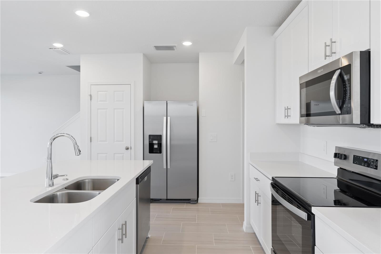 CAGAN CROSSING WEST PHASE 1 PB 82 PG 69- 79 LOT 28 - Residential Lease