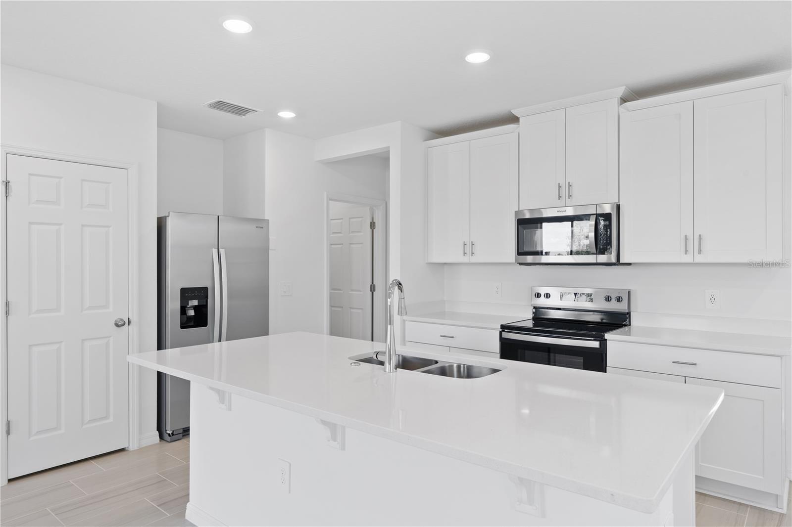 CAGAN CROSSING WEST PHASE 1 PB 82 PG 69- 79 LOT 28 - Residential Lease