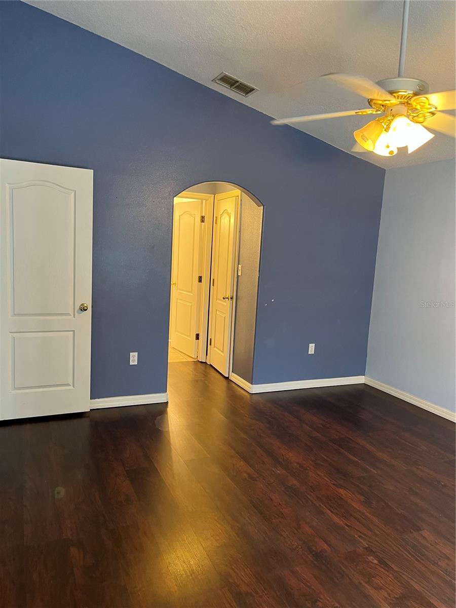 CRESCENT PARK - Residential Lease