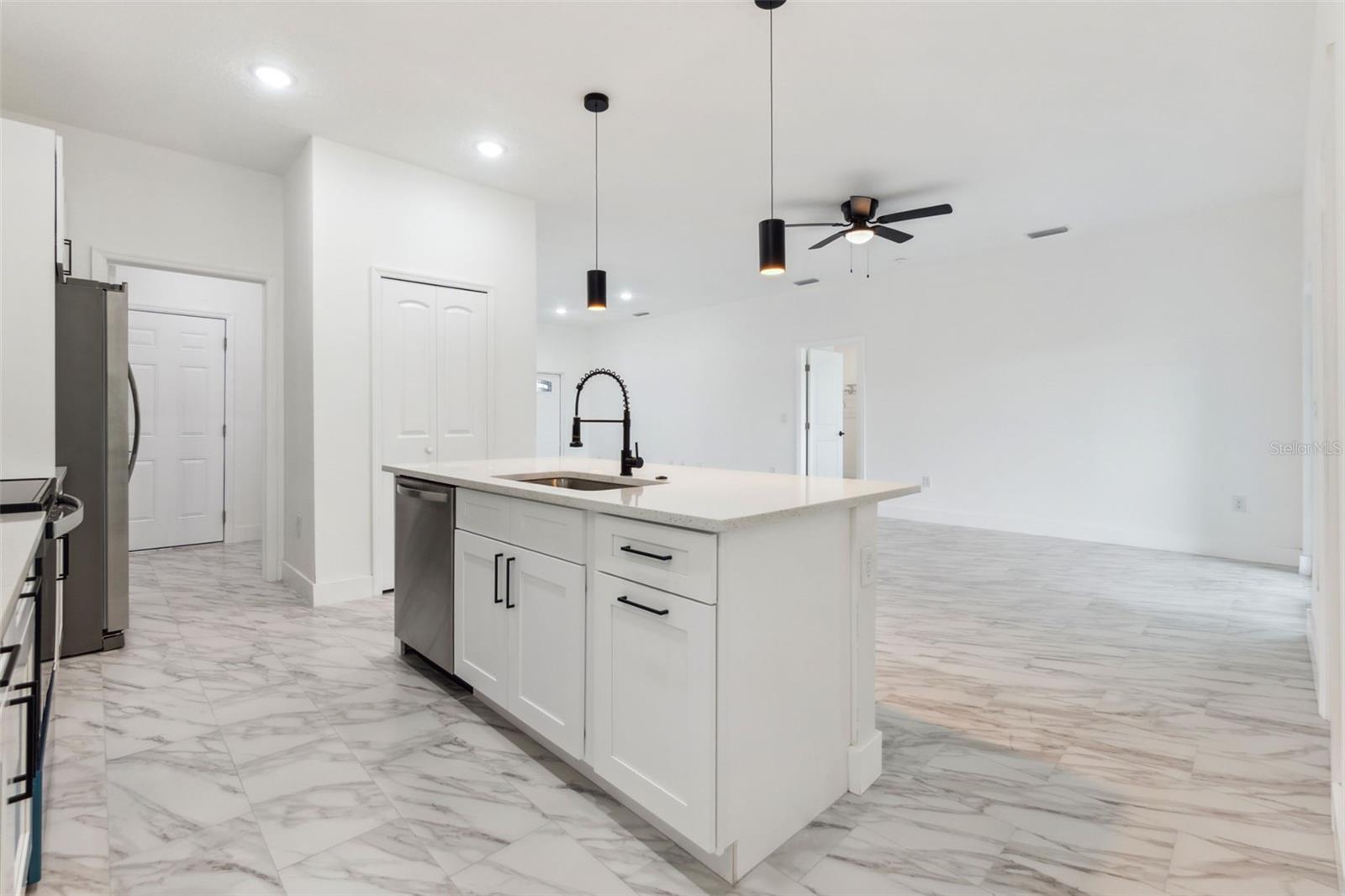 ROTONDA SANDS - Residential
