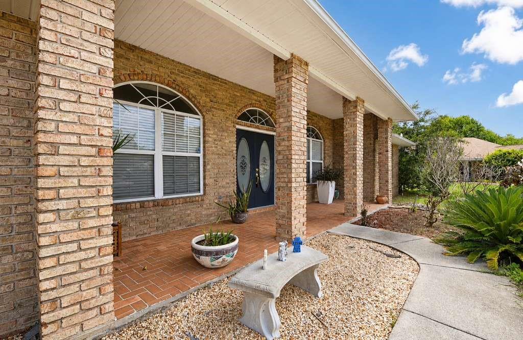 EAGLE TRACE - Residential Lease