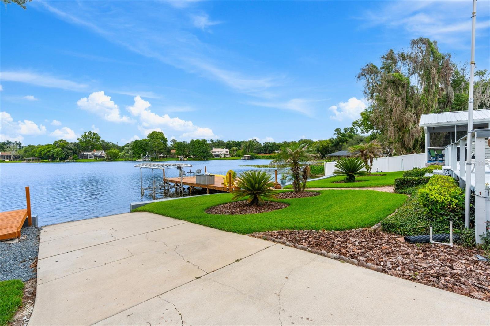 LAKEWOOD SHORES 1ST ADD - Residential
