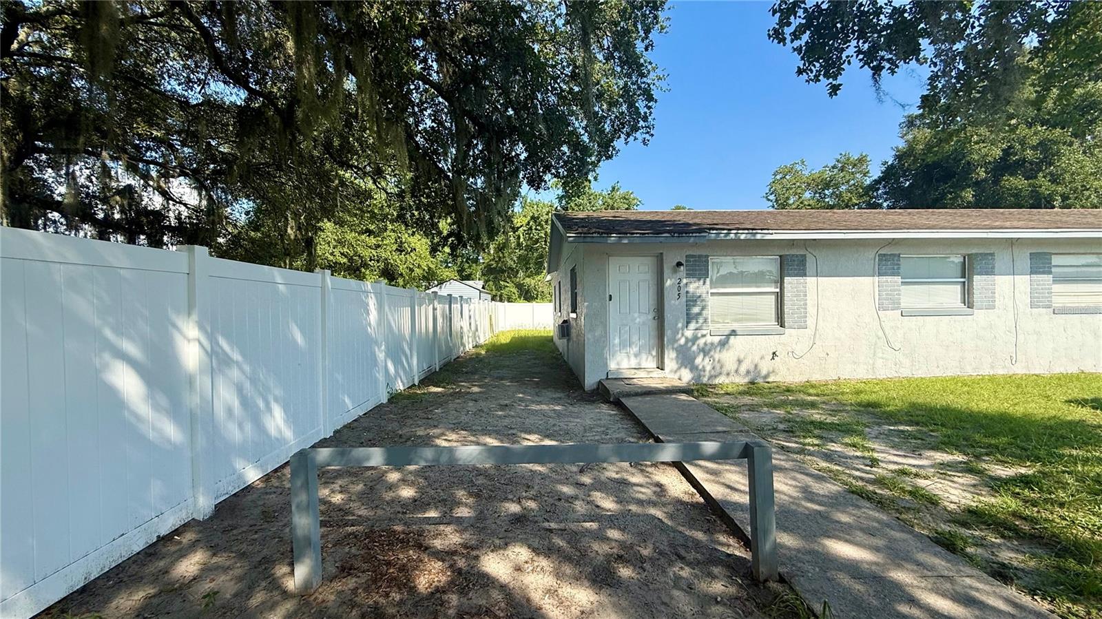 UNKNOWN - Residential Lease