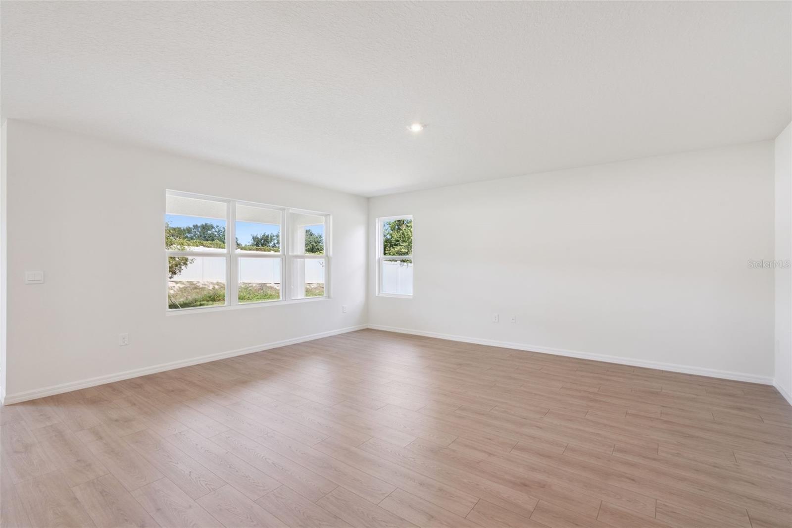 HARMONY WEST - Residential