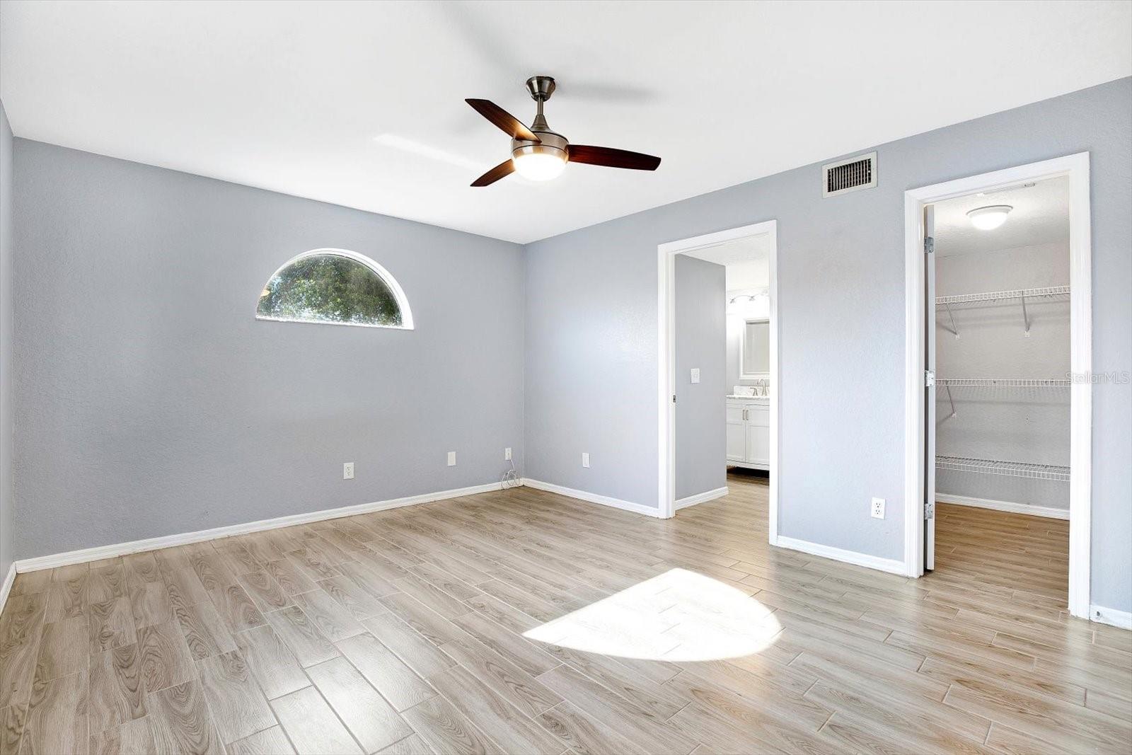 HARCOURT - Residential Lease