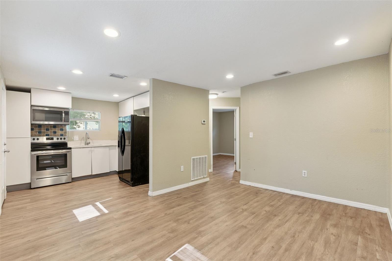 L C COXS ADD - Residential Lease