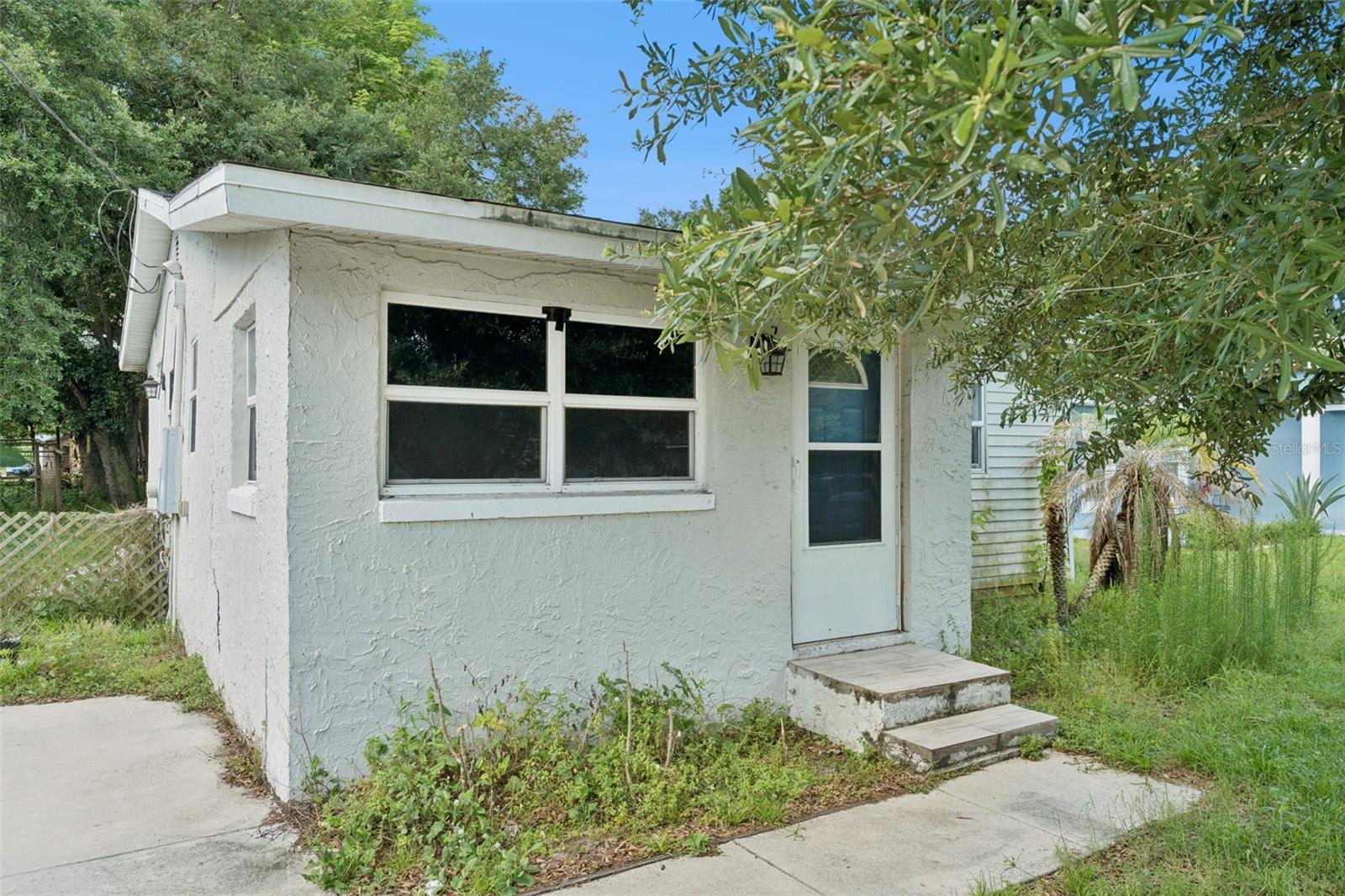Recently renovated 2 bedroom 1 bath house with all new flooring, kitchen cabinets, quartz counter-tops, new lighting and plumbing fixtures throughout, new tile surround in the bathroom, brand new high-efficiency AC system, high-efficiency tank-less water heater. Stackable washer and dryer included.

Pet Policy --One Dog of 35lb or less (full grown size) - NO AGGRESSIVE BREEDS! Pet insurance is required as well as current vet records. A non-refundable pet fee and additional rent is required for an approve pet .

Failure to report any animal intended for residency will invalidate your application and immediately terminate your lease if you are selected.

YOU MUST TOUR THE PROPERTY PRIOR TO SUBMITTING AN APPLICATION.

Application Process: You will be required to submit the following when you fill out your application: Driver's License/State ID, Income Verification, and pictures, if any, of your pet. This must be done when you apply in order to proceed with your application. APPLICATION FEES ARE NON-REFUNDABLE AND APPLY TO EVERYONE 18+ YEARS OR OLDER.

We check:
Credit (rental collections and utility collections are red flags)
Rental history
Employment
Background (extent determined by HOA requirements)

Gross income must meet or exceed 3 times the monthly rent to qualify for the property you are interested in. Example-Applicant must be able to prove $3000 gross income (verifiable) in order to qualify for home that rents for $1000 a month.

What is provable income? A copy of your last pay stub or a letter from your employer will help in determining your income. Sometimes copies of your bank statement or your tax return, W2 forms or 1099 forms are necessary as well. Types of income include, Child Support, Spousal Support, SSI, Retirement and/or Disability, Wages, Parental Support and Student Financial Aid.

ALL APPLICATIONS ARE SUBJECT TO OWNER APPROVAL!