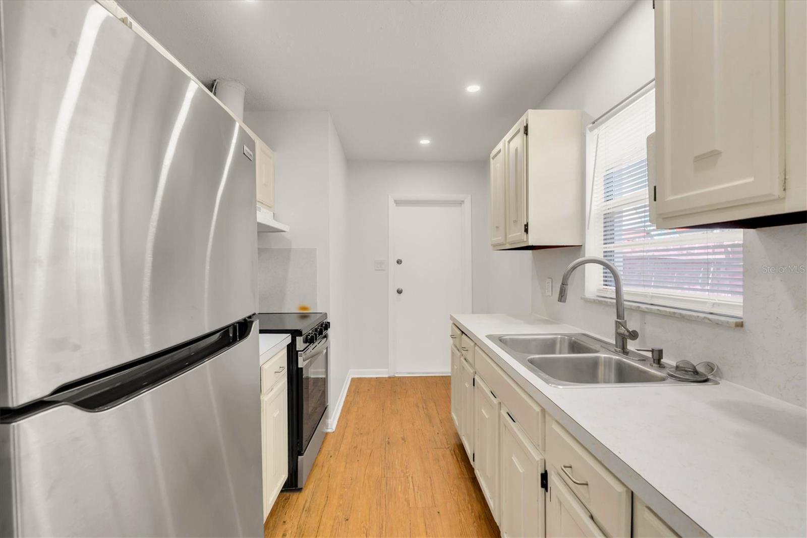 PARK VIEW HEIGHTS - Residential Lease