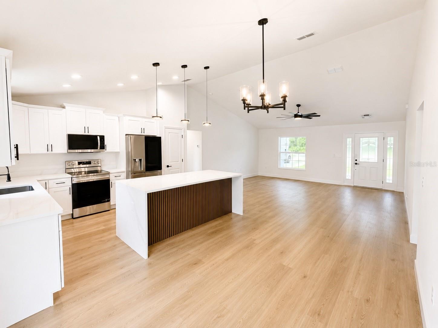 SILVER SPRINGS SHORES - Residential