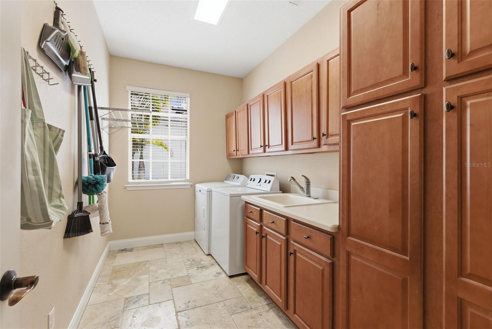 MIRABAY PH 3B-2 - Residential
