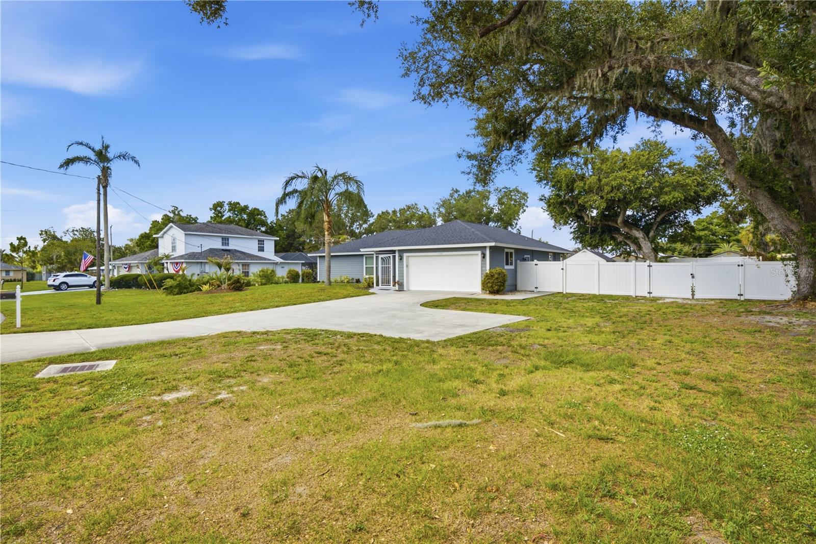 SARASOTA GOLF CLUB COLONY 4 - Residential