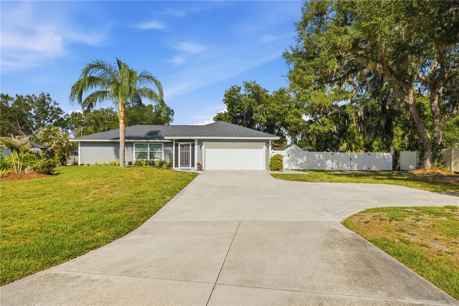 SARASOTA GOLF CLUB COLONY 4 - Residential