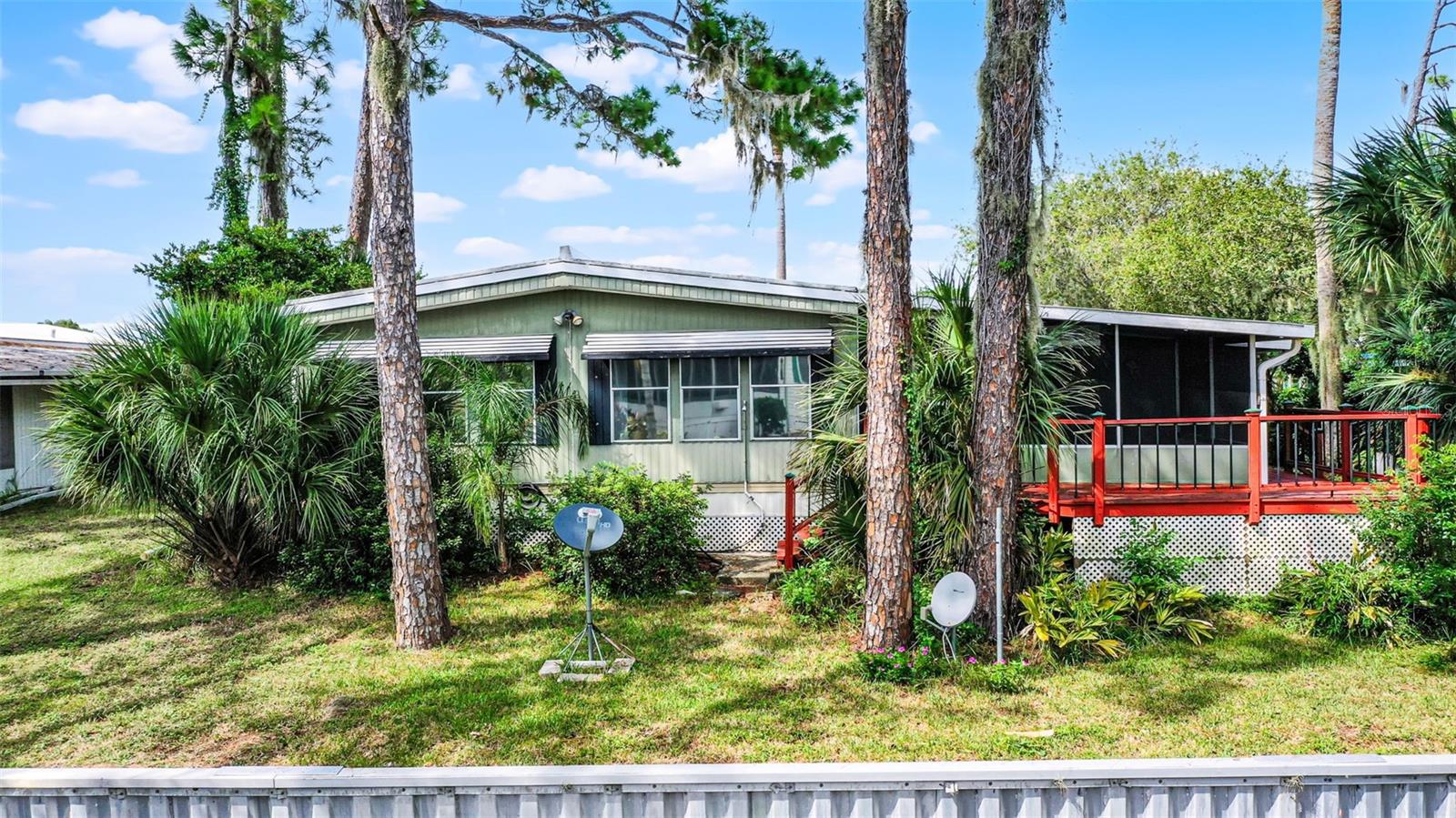 EUSTIS COUNTRY CLUB MANOR MHP UNIT 02A - Residential