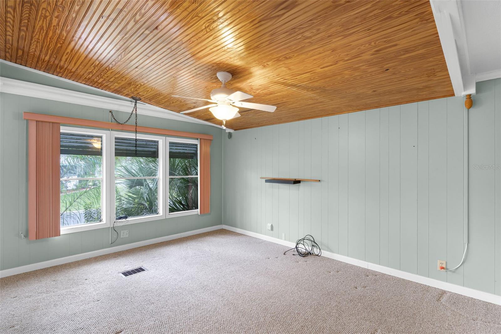 EUSTIS COUNTRY CLUB MANOR MHP UNIT 02A - Residential