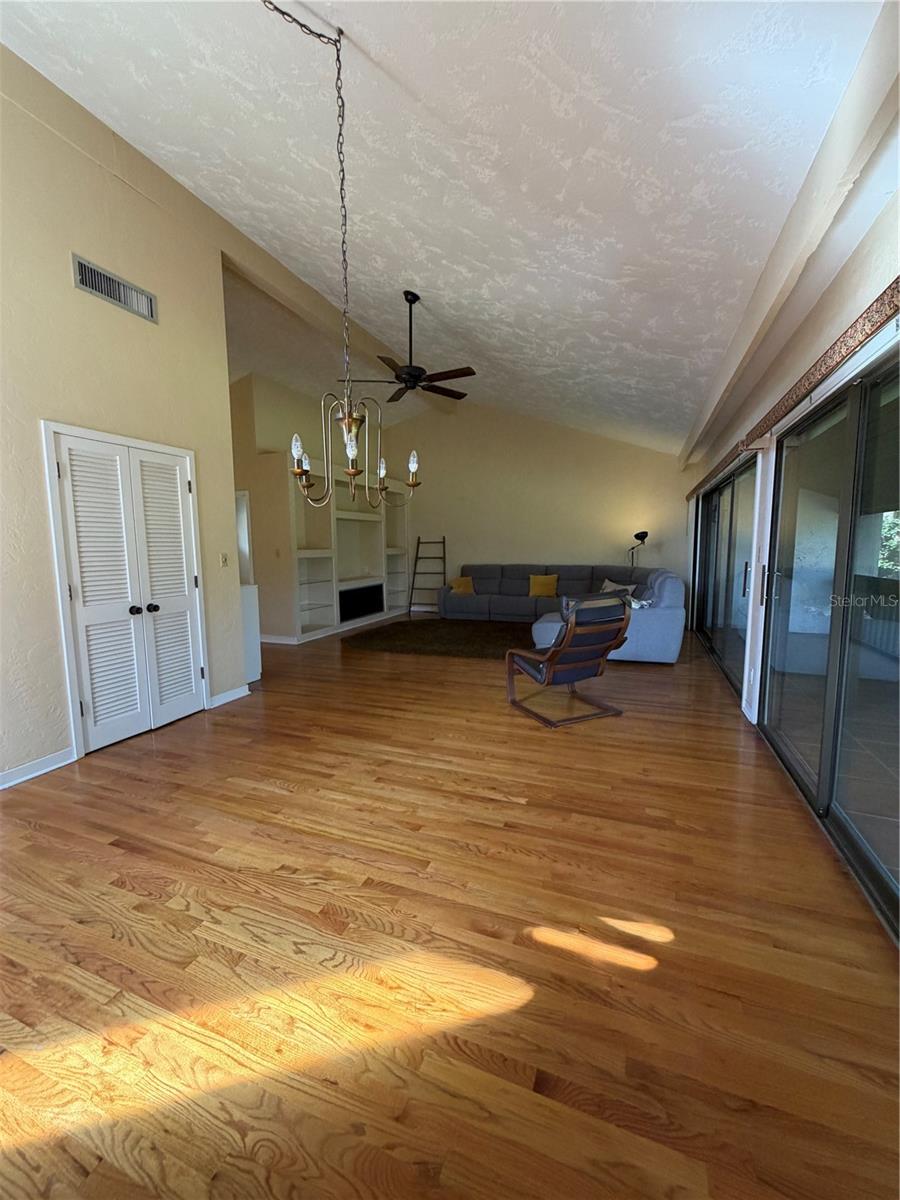 GRENELEFE TWNHSE AREA TR 31 - Residential
