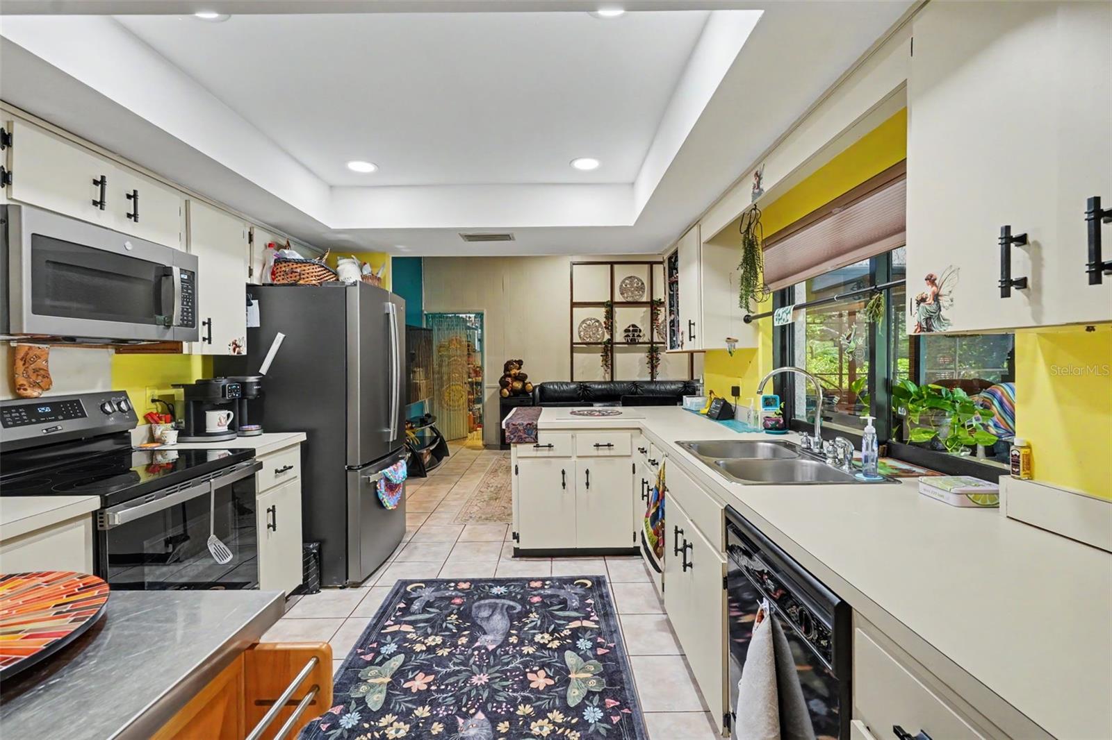 WESTLAKE VILLAGE - Residential