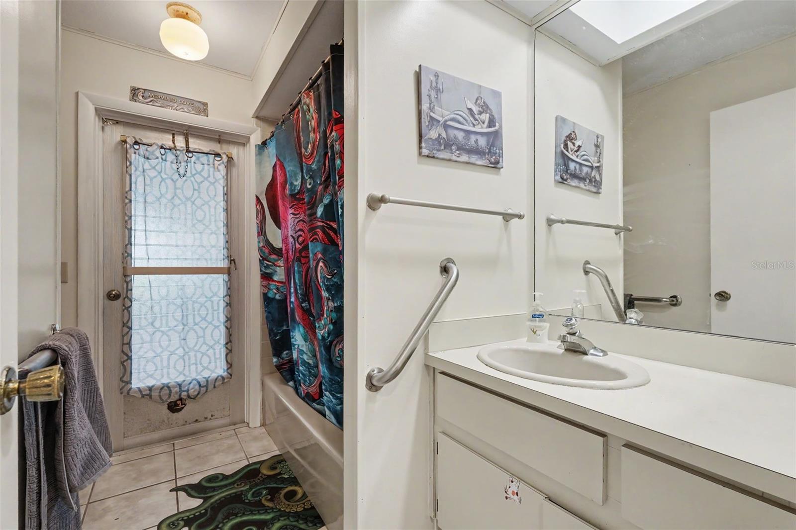 WESTLAKE VILLAGE - Residential