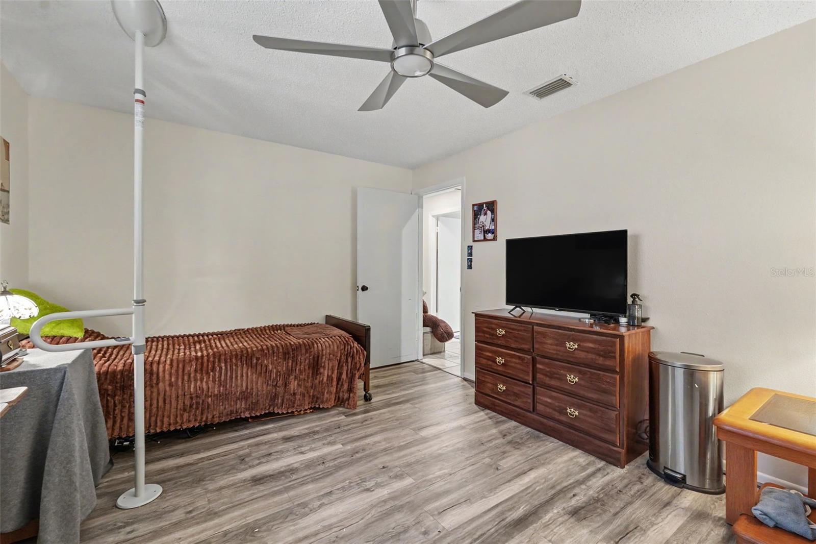 WESTLAKE VILLAGE - Residential