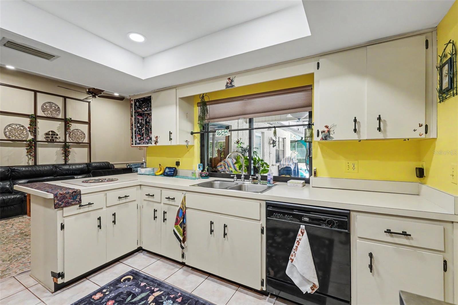 WESTLAKE VILLAGE - Residential