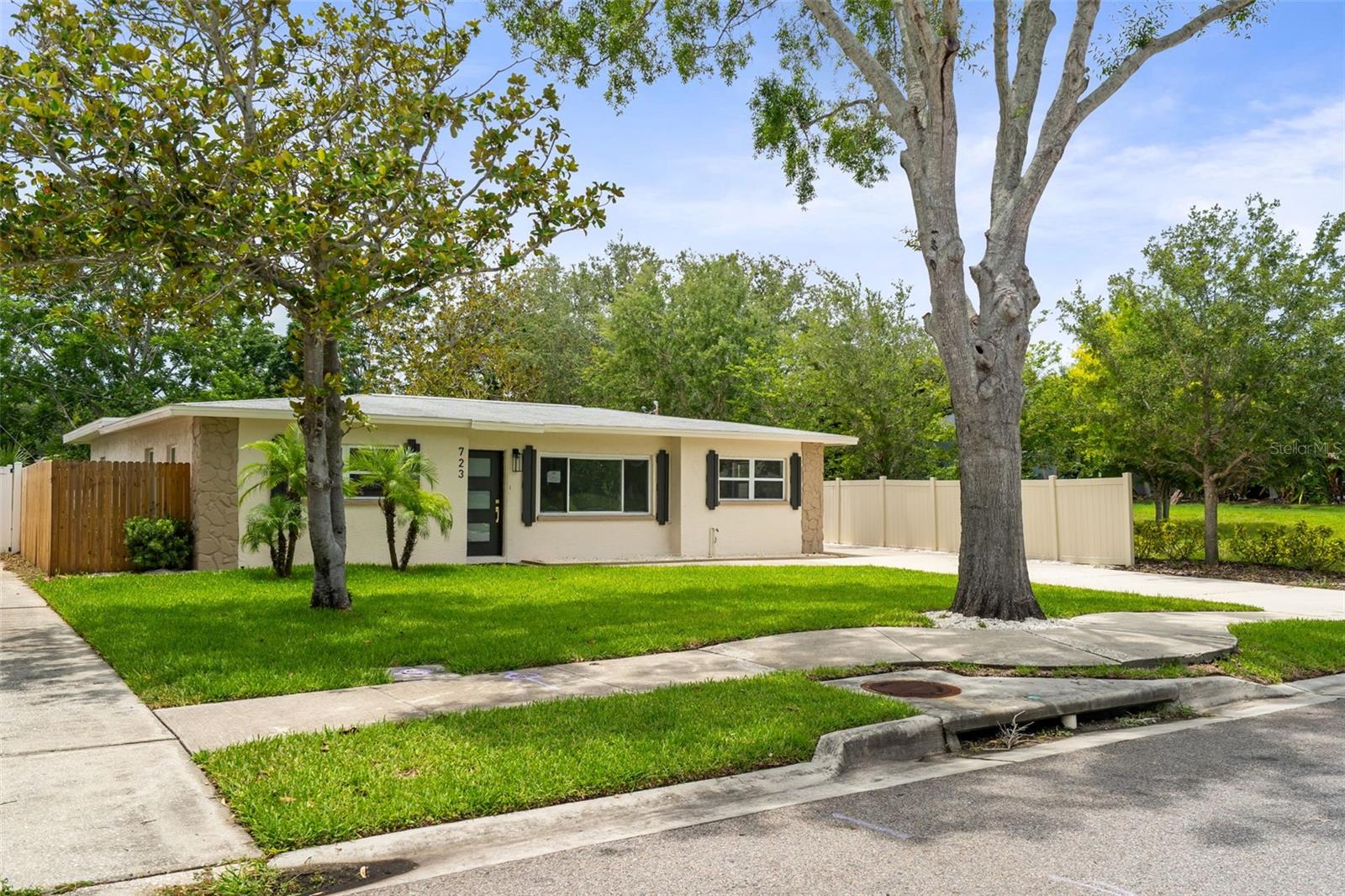 BAYSHORE HEIGHTS - Residential