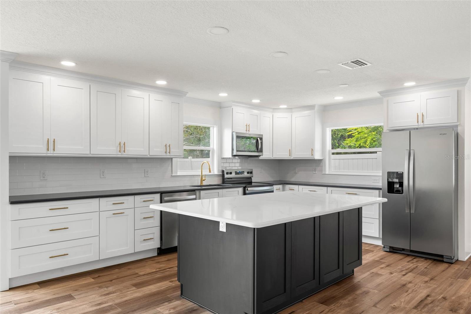 BAYSHORE HEIGHTS - Residential